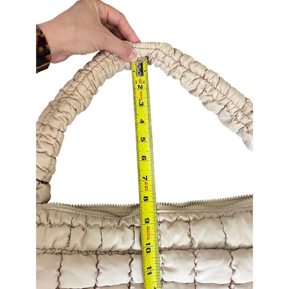 Wantable Quilted Puffy Shoulder Bag Tan‎ Nylon Scrunch Strap Purse - Picture 3 of 7